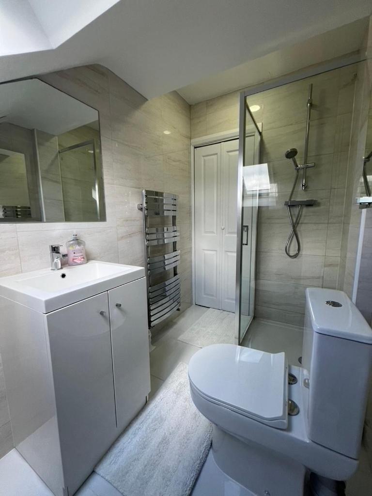 Zenobia London Luxury Finchley