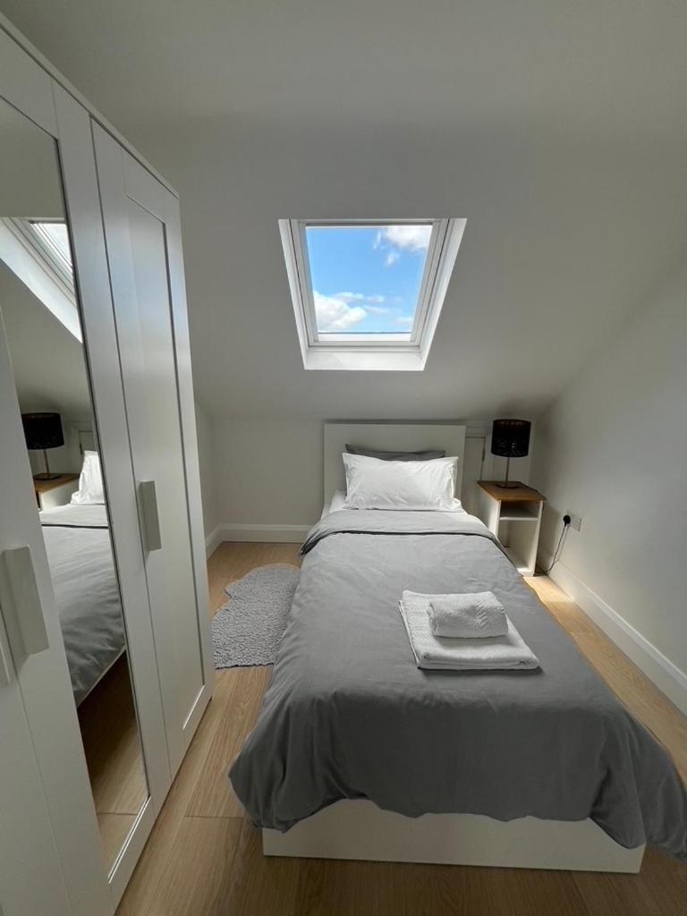 Zenobia London Luxury * Finchley