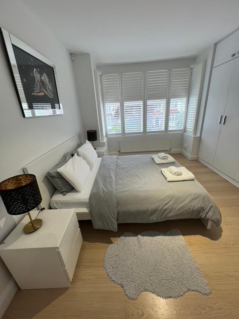 Zenobia London Luxury Finchley