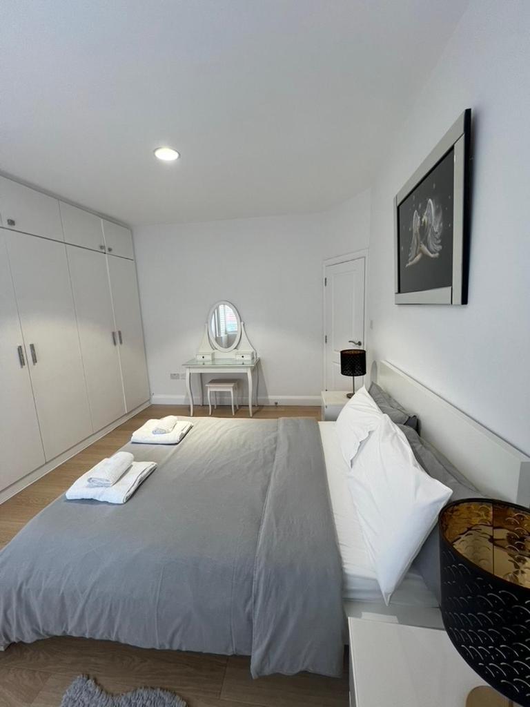 Apartment Zenobia London Luxury