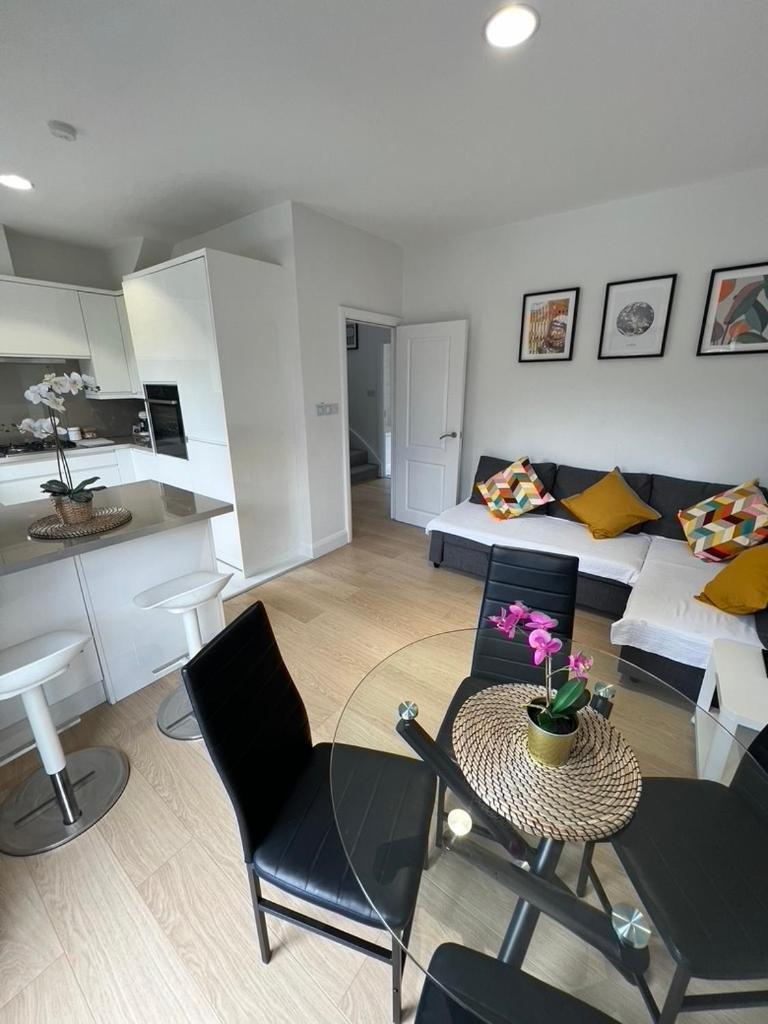Apartment Zenobia London Luxury Finchley