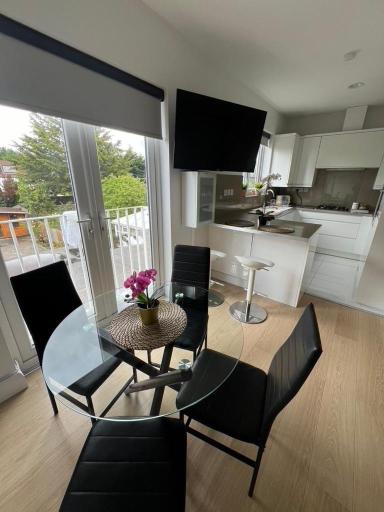 Zenobia London Luxury Apartment