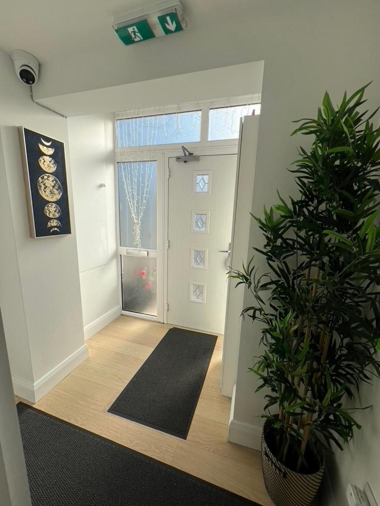 Zenobia London Luxury Apartment Finchley
