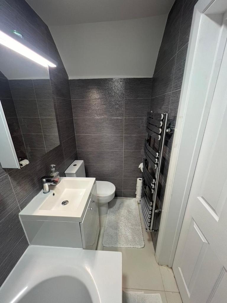 Zenobia London Luxury * Finchley