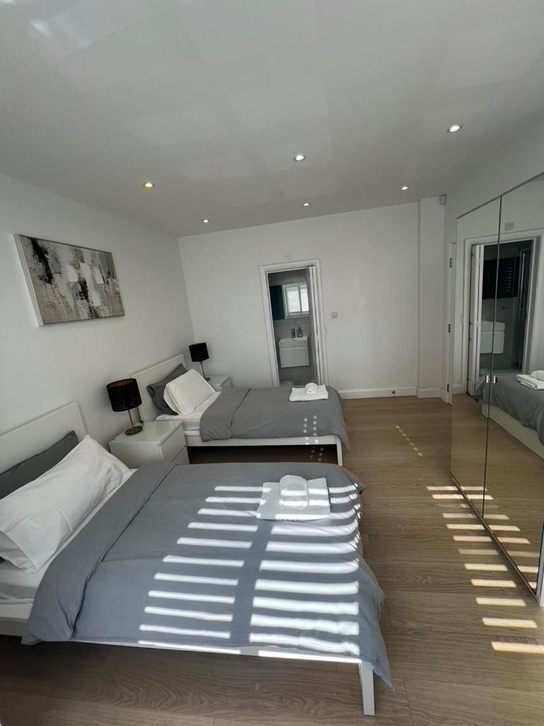 Apartment Zenobia London Luxury