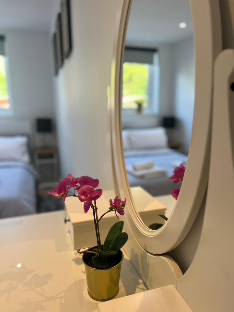 Zenobia London Luxury Apartment
