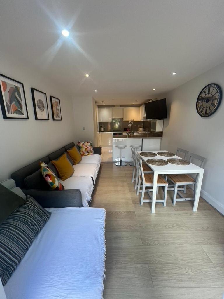 Apartment Zenobia London Luxury